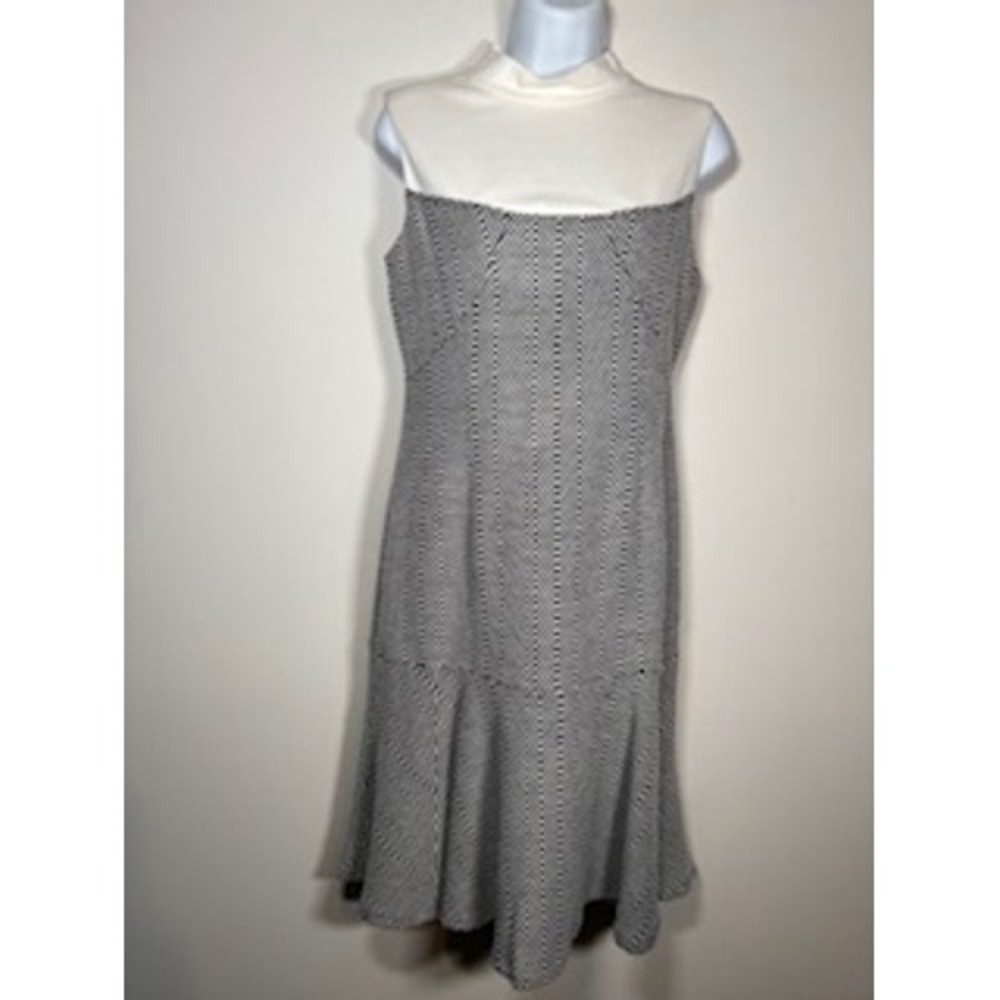 MUSE Mock Neck Dress Size 10 Black White‎ Drop Waist Geometric Mod Professional